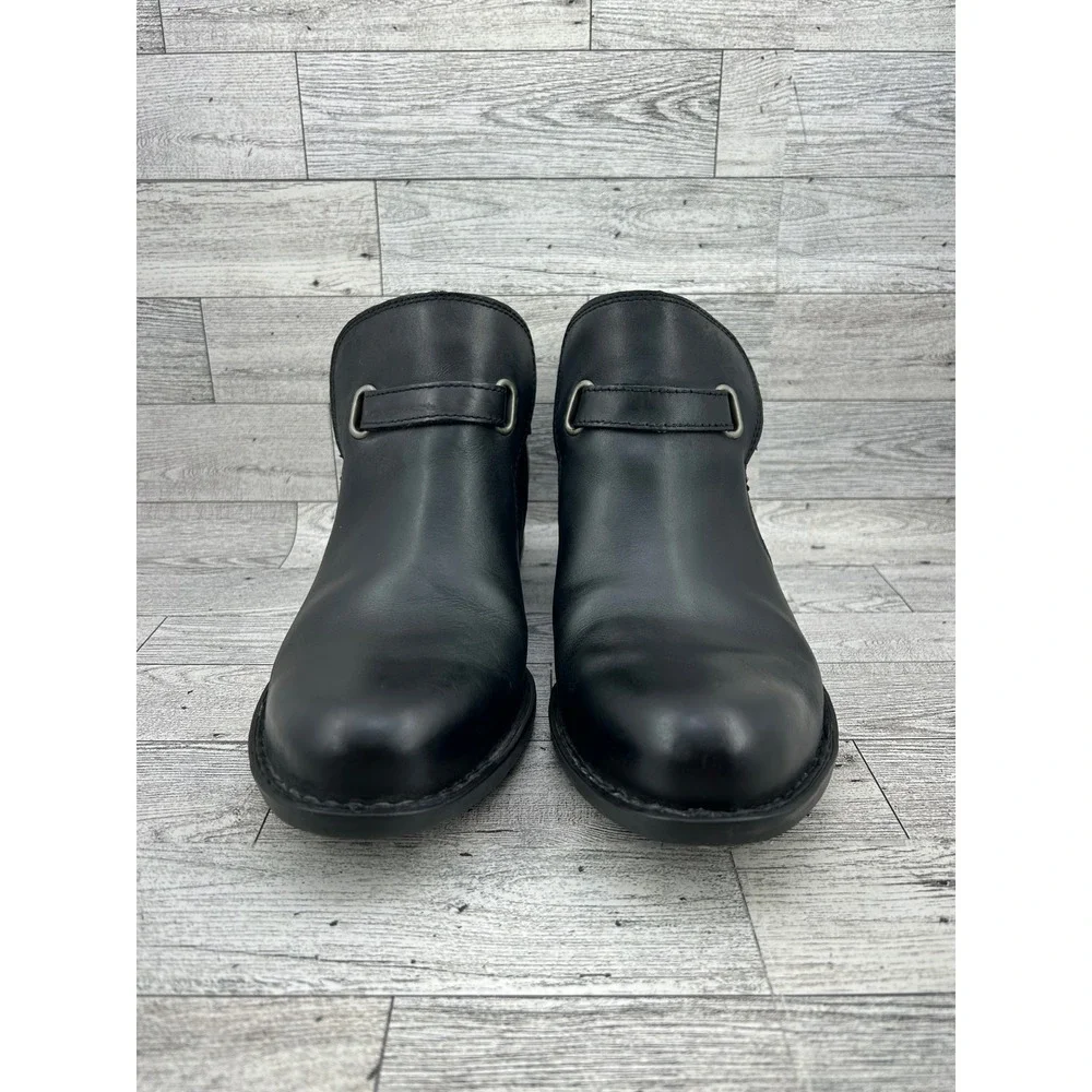 Born F52003 Black Leather Ankle Boots Womens 9M Buckle Strap Zip Lug Sole Bootie